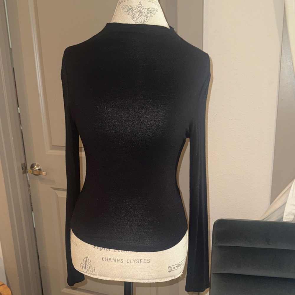 Lilyful Elegant Black Long Sleeve Top Mock Neck Classic Women’s Shirt Small